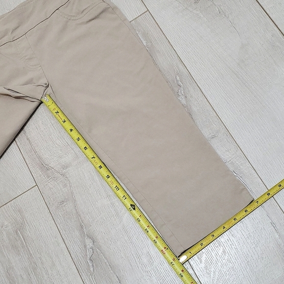 Ruby Rd. PULL ON STRETCH CAPRIS, Sz 4P, BEIGE, RAYON/NYLON/SPANDEX - Picture 4 of 9